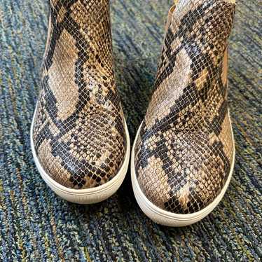 Coconuts By Matisse Brown And Tan Python Print Sn… - image 1