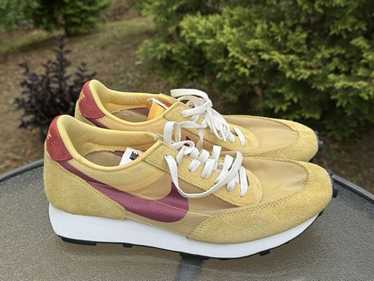 ☆人気☆【NIKE】☆NIKE DAYBREAK(W)☆22-27.5cm☆SATURN GOLD☆ 国内販売中/5月8日発売予定】ナイキ デイブレイク SP トパーズ