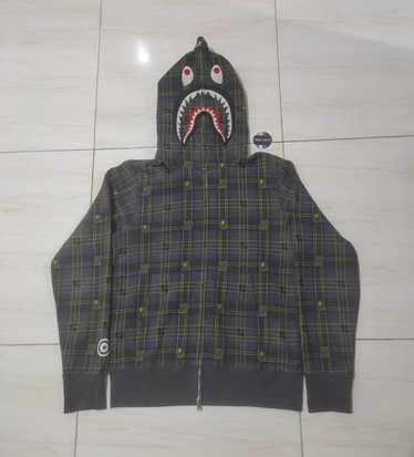 Bape x undefeated shark - Gem