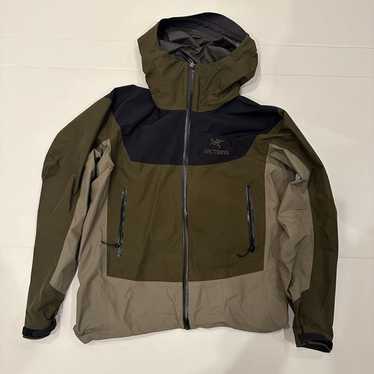 Arc'teryx Arcteryx Beta AR in dark moss | Grailed