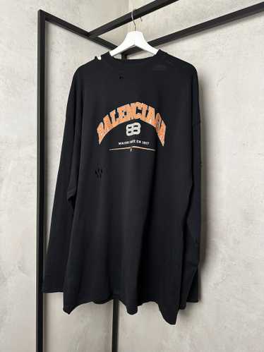 【BALENCIAGA】MAISON LOGO LONG SLEEVE T SHIRT Balenciaga Maison Long Sleeve T-shirt Oversized In Black