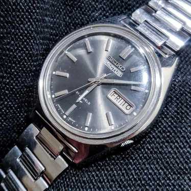 Seiko Actus 21 Jewels Day Date with original bracelet