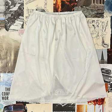 Warner's Women's Skirt - White - M – satin midi s… - image 1