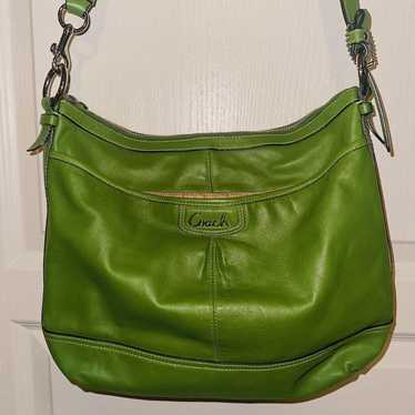 Vintage green coach - Gem