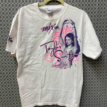 希少　テイラースウィフト ギルダン TaylorSwift ヴィンテージTシャツ テイラー・スウィフト ライブT ヴィンテージ ギルダン USA古着