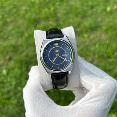★Vintage SEIKO 5★自動巻き★17石 Day/Date★稼働品★ vintage SEIKO 5 watch Automatic Japan Day / Date Indicator