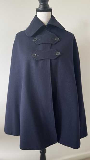 Vintage brucks nurses cape - Gem