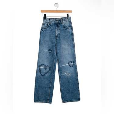 AEAE ■ Heart Embroidery Jeans Lover Heart Embroidered Jeans (Light Denim) – Megoosta Fashion