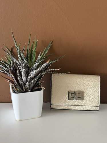 折りたたみ財布 FENDI PEEKABOO MICRO WALLET Peekaboo Micro Trifold Cuoio Romano leather Beige | Fendi