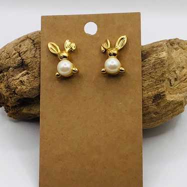 Golden Rabbits Pearl Stud Earrings Avon H15