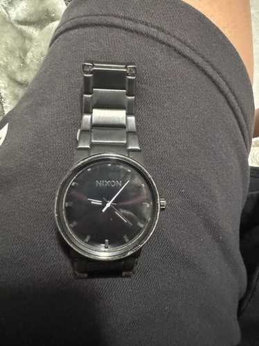 Black nixon watch - Gem