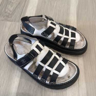 90's vintage CHANEL サンダル 90s Chanel womans Dad Sandals shoe tan and chocolate brown