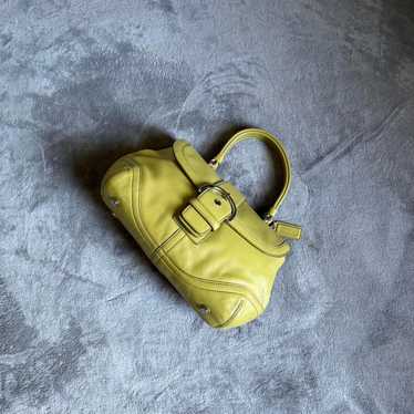 バッグ vintage coach old soho lime green yellow 1990s Coach Lime Green Leather Soho Large Hobo Bag Zipper