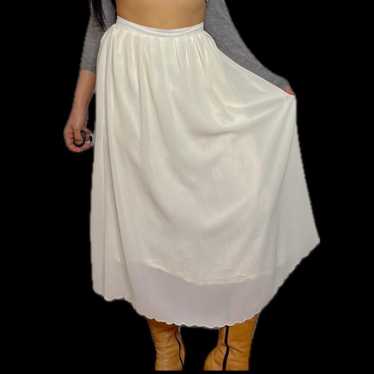 Vintage American Women's Maxi Skirt - White/Cream… - image 1