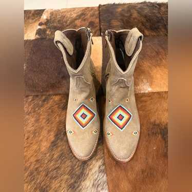 GANNI｜BOOTS (BRWON SUEDE MID SHAFT EMBROIDERED WESTERN GANNI Ganni Brown Mid Shaft Embroidered Western Boots 825.00