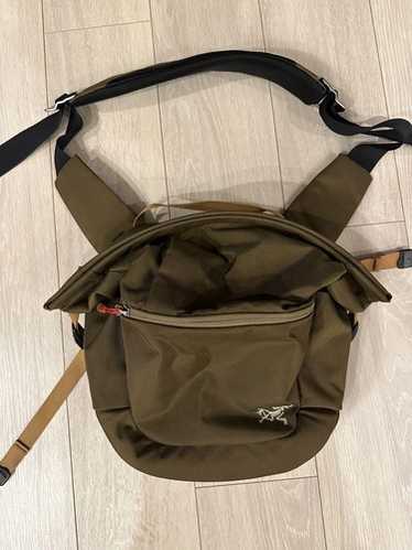Arc'Teryx Mistral 16 Shoulder Side Bag - Totem