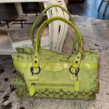 Vintage coach lime green - Gem