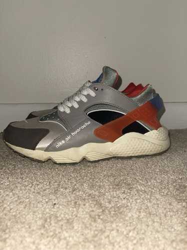 Nike Air Hurache Men's Sneakers Size 9.5 - image 1