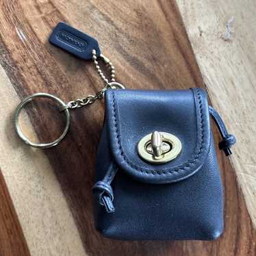 小物 Old Coach City Key Fob Turn Rock Lime Quick refresher on this lovely vintage Coach City Key Fob