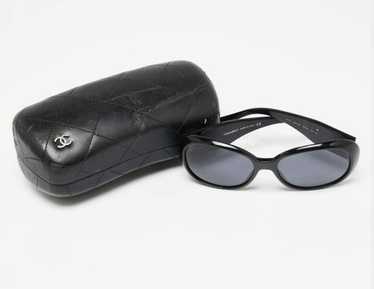 CHANEL フラワーモチーフ サングラス　5113 Chanel Black Frame Camellia Flower Sunglasses-5113 | Yoogi's