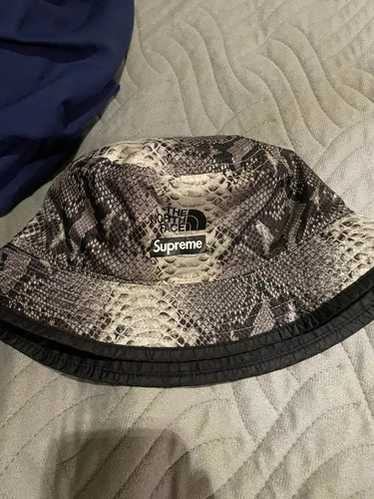 North face supreme bucket - Gem