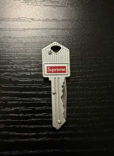 小物 Supreme 13FW Flashing Keychain Fuck Em ! Supreme 13FW Fuck Em Flashing Keychain 太陽能鑰匙扣