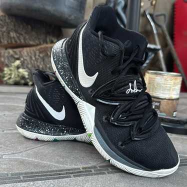 Nike Men's Size 8 Shoes Kyrie 5 Black Neon Rainbow Sole