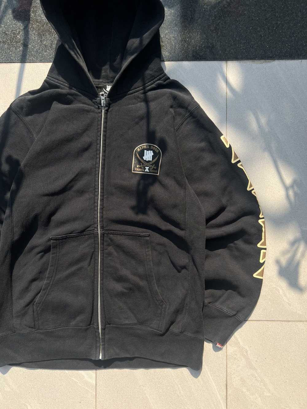 人気話題！Neighborhood x Undefeated Hooded Sweatshirt Black NEIGHBORHOOD × UNDEFEATED Collaboration Collection ｜ FLY