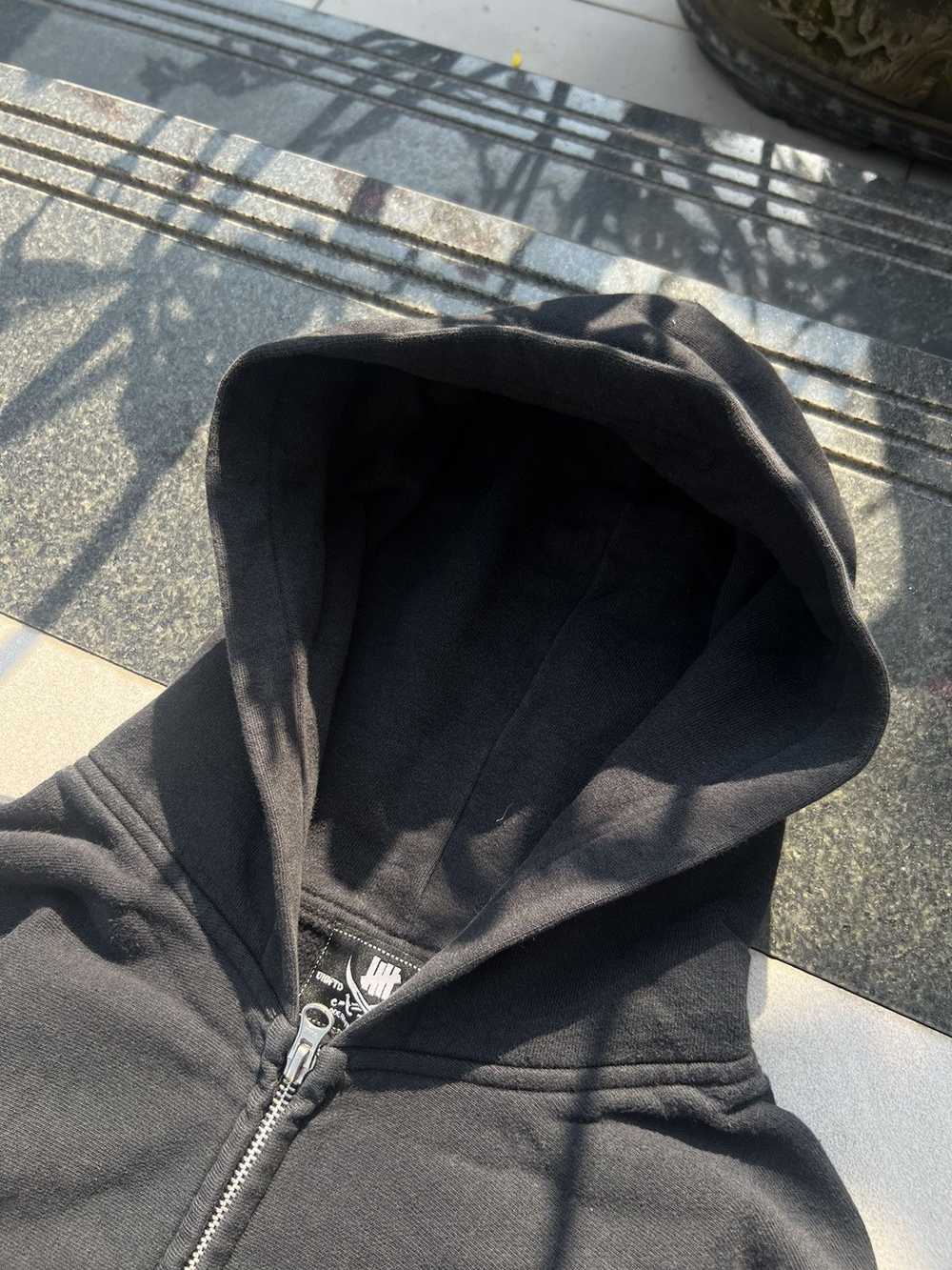 人気話題！Neighborhood x Undefeated Hooded Sweatshirt Black NEIGHBORHOOD × UNDEFEATED Collaboration Collection ｜ FLY