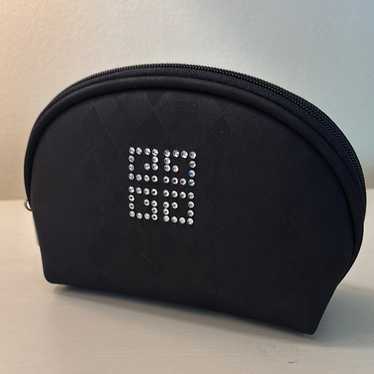 緊急セール【GIVENCHY】4G Cosmetic Pouch★送料関税込 Women's Medium 4G Liquid pouch in Box leather | GIVENCHY | 24S