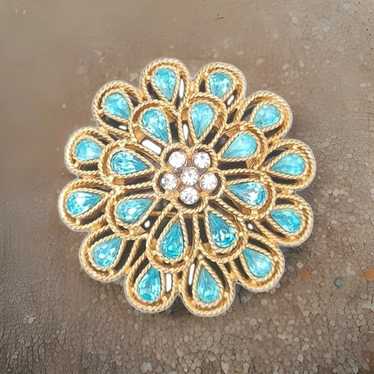 Trifari brooch flower blue - Gem