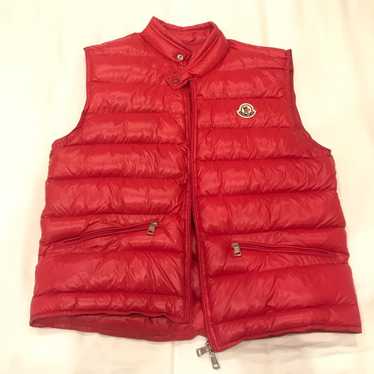 美品！サイズ5！モンクレール MONCLER★定番★GUI★レッド　ダウンベスト モンクレール メンズ ベスト MONCLER ブランド ダウンベスト