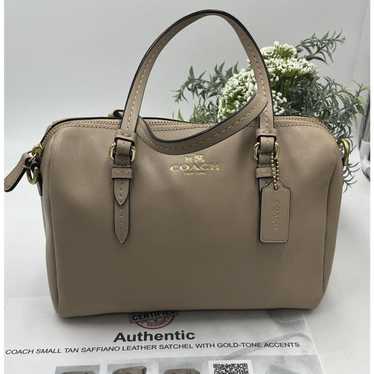 新品未使用 COACH ミニバッグ PEYTON Coach Mini Payton Bag In Signature Canvas With Orange Print