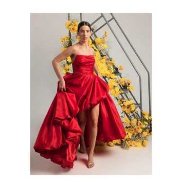 Mac duggal red + - Gem