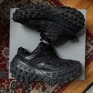靴 balenciaga defender 41 Balenciaga Black Defender Tread Clogs, Brand Size 41 ( US