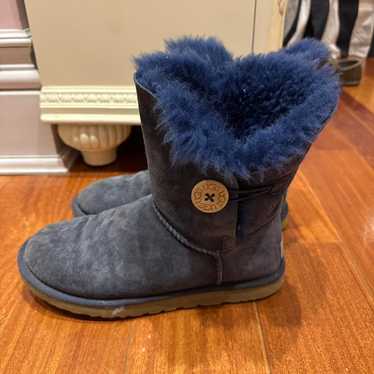 womens navy blue uggs