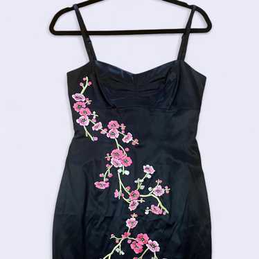 KAREN MILLEN 日本未入荷 刺繍 花柄 フレアドレス Vネック 安心追跡【KAREN MILLEN】フローラル柄サテンバックマキシドレス
