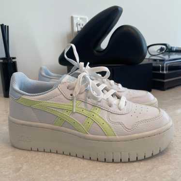 【asics】☆JAPAN S PF☆ プラットフォームスニーカー ASICS Japan S PF Sneakers | Urban Outfitters