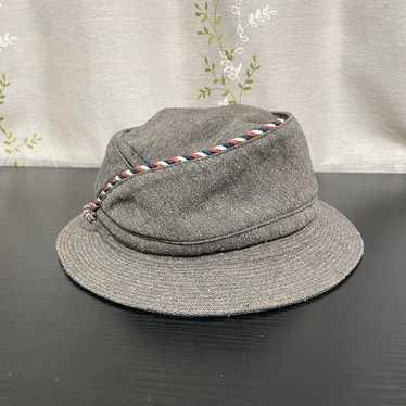 Kapital hat - Gem