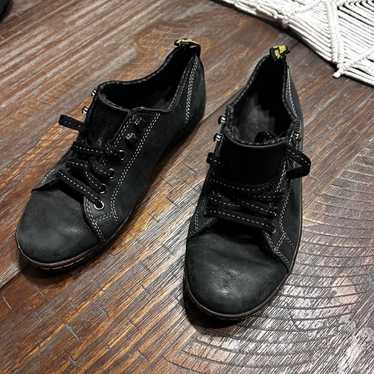 Lucky dogs 　Dr.Martens レディースSK09U Dr. Martens x Hello Kitty 1461 Women's Platform Shoes Size 7