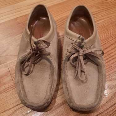 Tan clarks wallabies - Gem