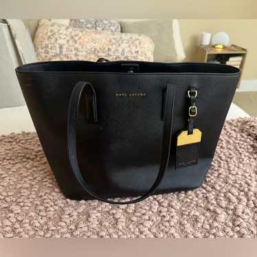 激安価格！Marc Jacobs The Tag Pebbled Leather Tote 2way NWT Marc Jacobs Coral Pebbled Leather Tote/ Medium Matching
