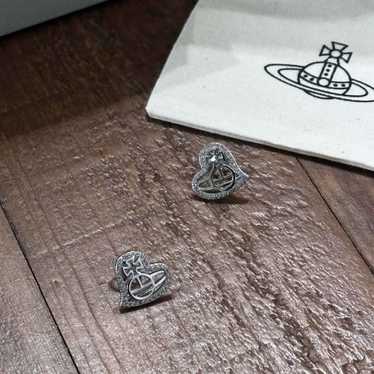 vivienne westwood 未使用品✨ ALICIA EARRINGS vivienne westwood 未使用品✨ ALICIA EARRINGS