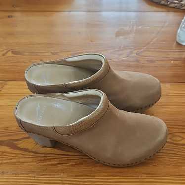 Dansko Tan Mules With Slip-On Design And Non-Slip… - image 1