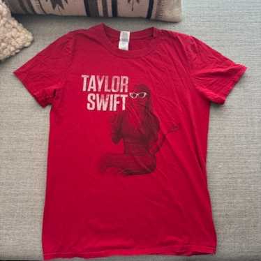 Taylor swift red t - Gem