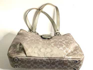 バッグ Coach Signature Soho Bag Champagne Gold COACH SOHO Signature Jacquard Contrast Trim Shoulder Bag