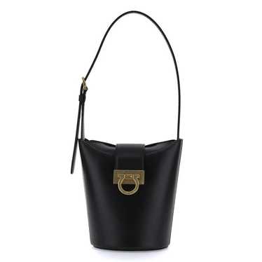 バッグ Salvatore Ferragamo Bucket Bag Leather Vintage Preowned Salvatore Ferragamo Black Leather Bucket