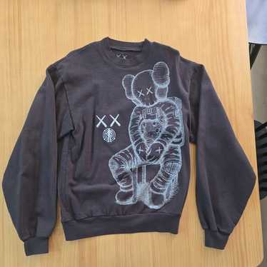 スウェット・トレーナー KAWS For Kid Cudi Moon Man Front Print Crewneck Sweatshirt KAWS for Kid Cudi Crewneck Moon Man Size L Made In USA | eBay