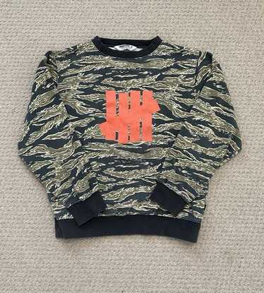 人気話題コラボ！Bape x Undefeated Tiger Shark Half Crewneck 人気話題コラボ！Bape x Undefeated Tiger Shark Half Crewneck