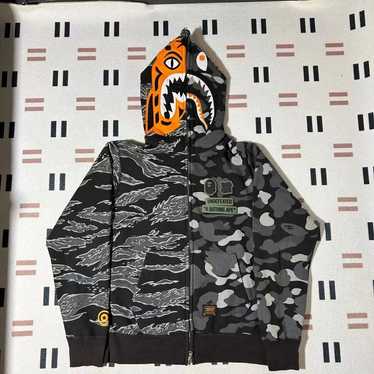 Bape x undefeated shark - Gem